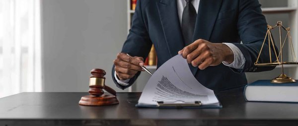 Guide pour comprendre le rôle et les avantages de l'avocat fiscaliste